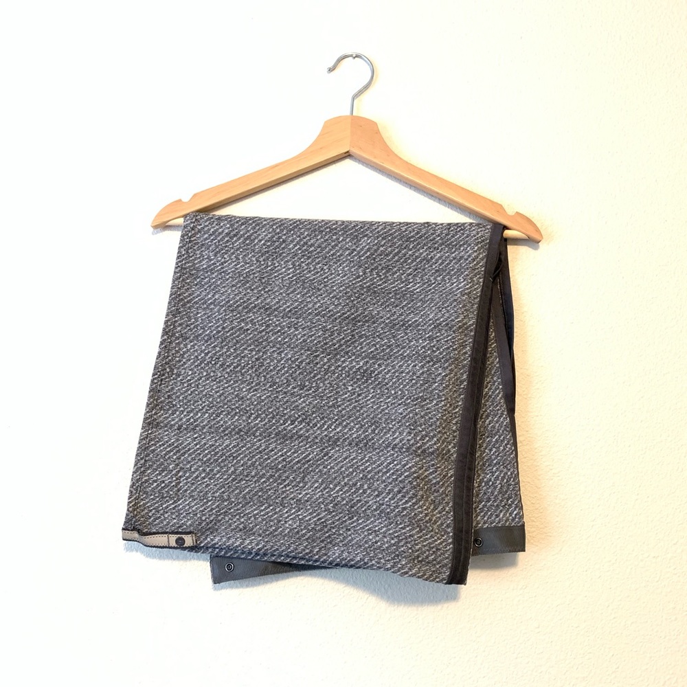 Lululemon Vinyasa Scarf - Picture 2 of 4